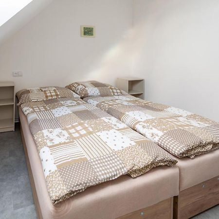 Apartmany Domek U Lesa Bítov Eksteriør billede