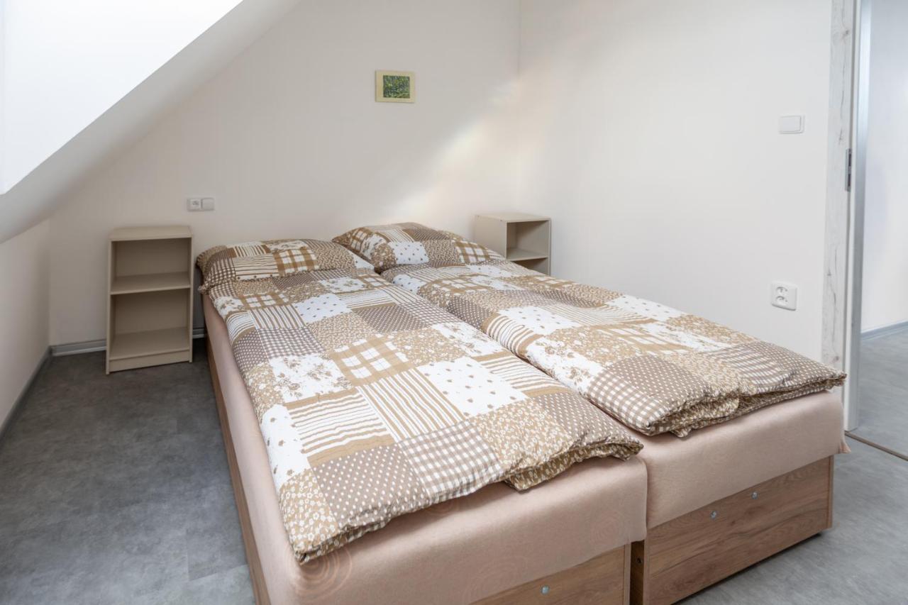 Apartmany Domek U Lesa Bítov Eksteriør billede